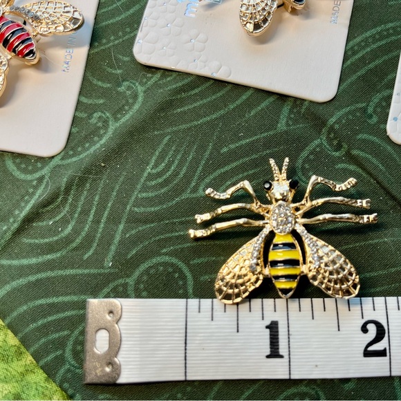 Gold Bee Brooch - Multicolors available - Picture 8 of 8